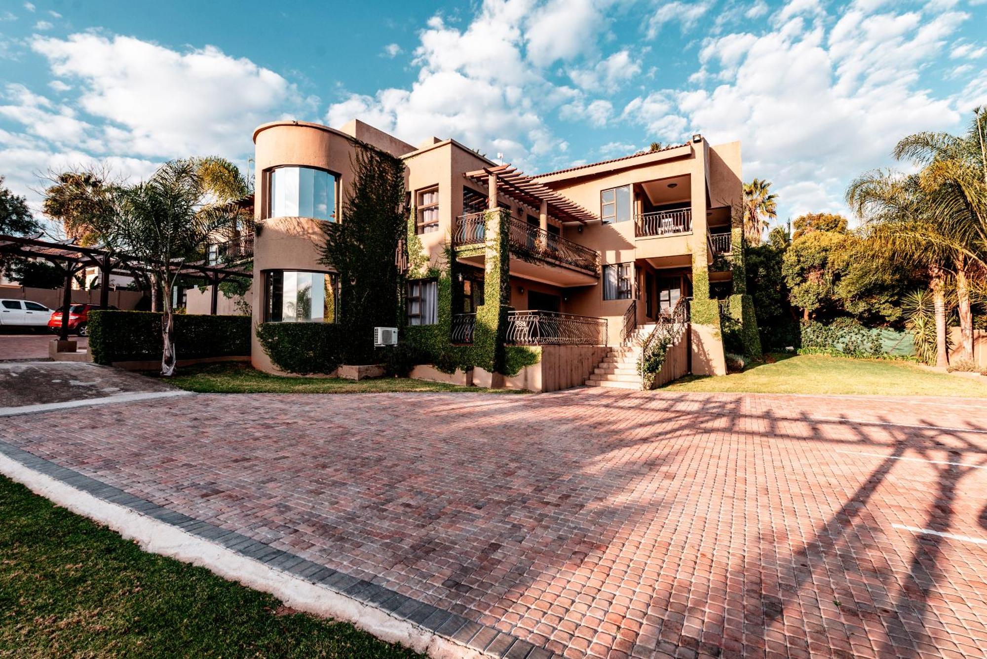 Château La Mer Exclusive Guesthouse Hartbeespoort Extérieur photo