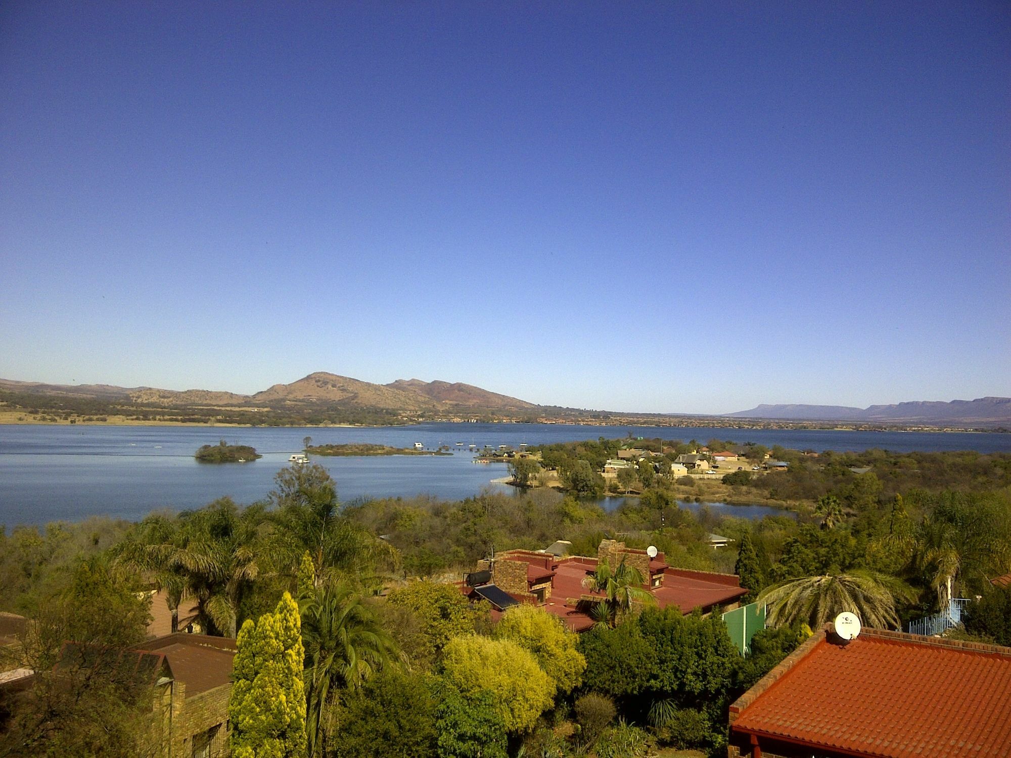 Château La Mer Exclusive Guesthouse Hartbeespoort Extérieur photo
