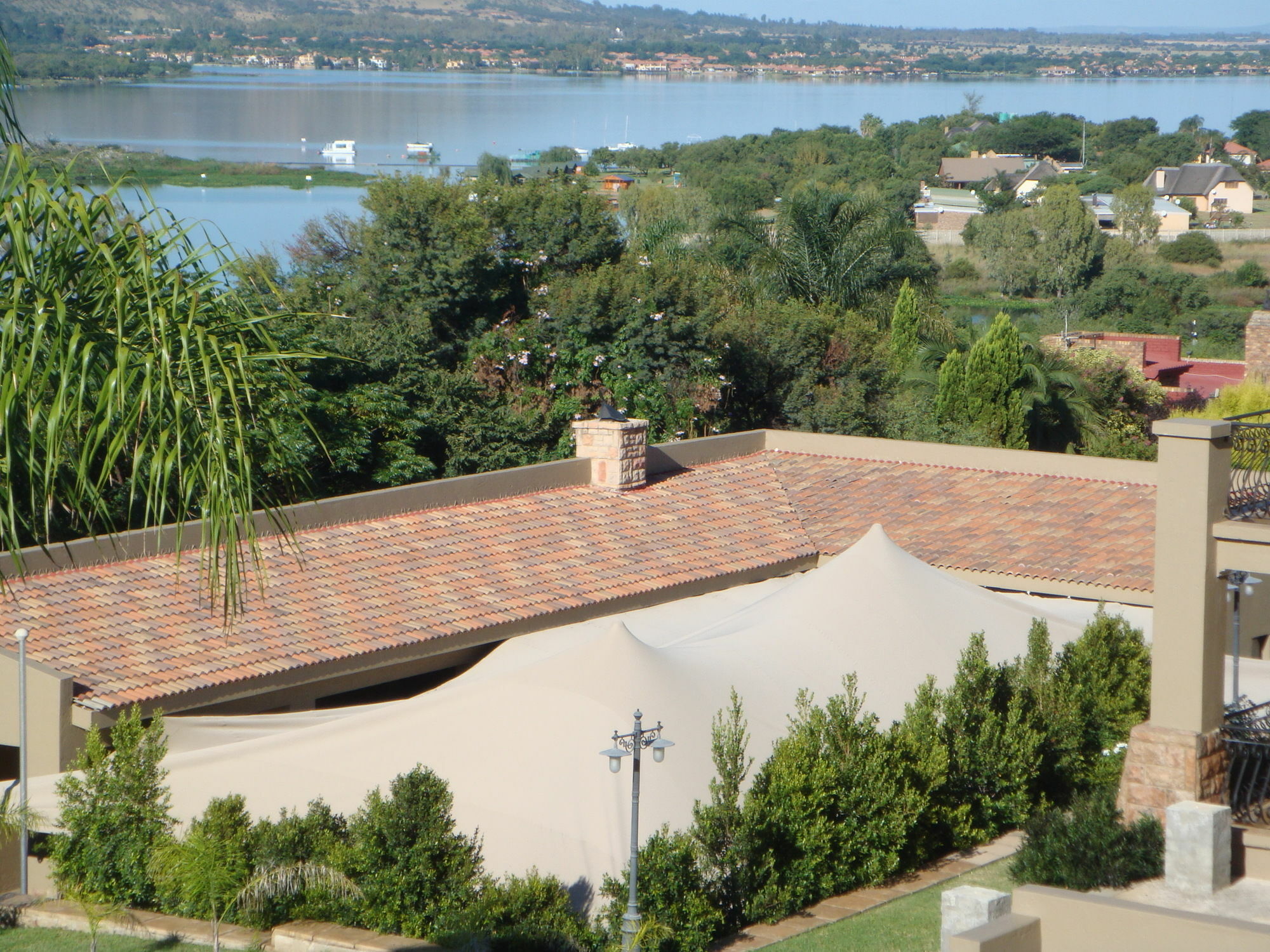 Château La Mer Exclusive Guesthouse Hartbeespoort Extérieur photo