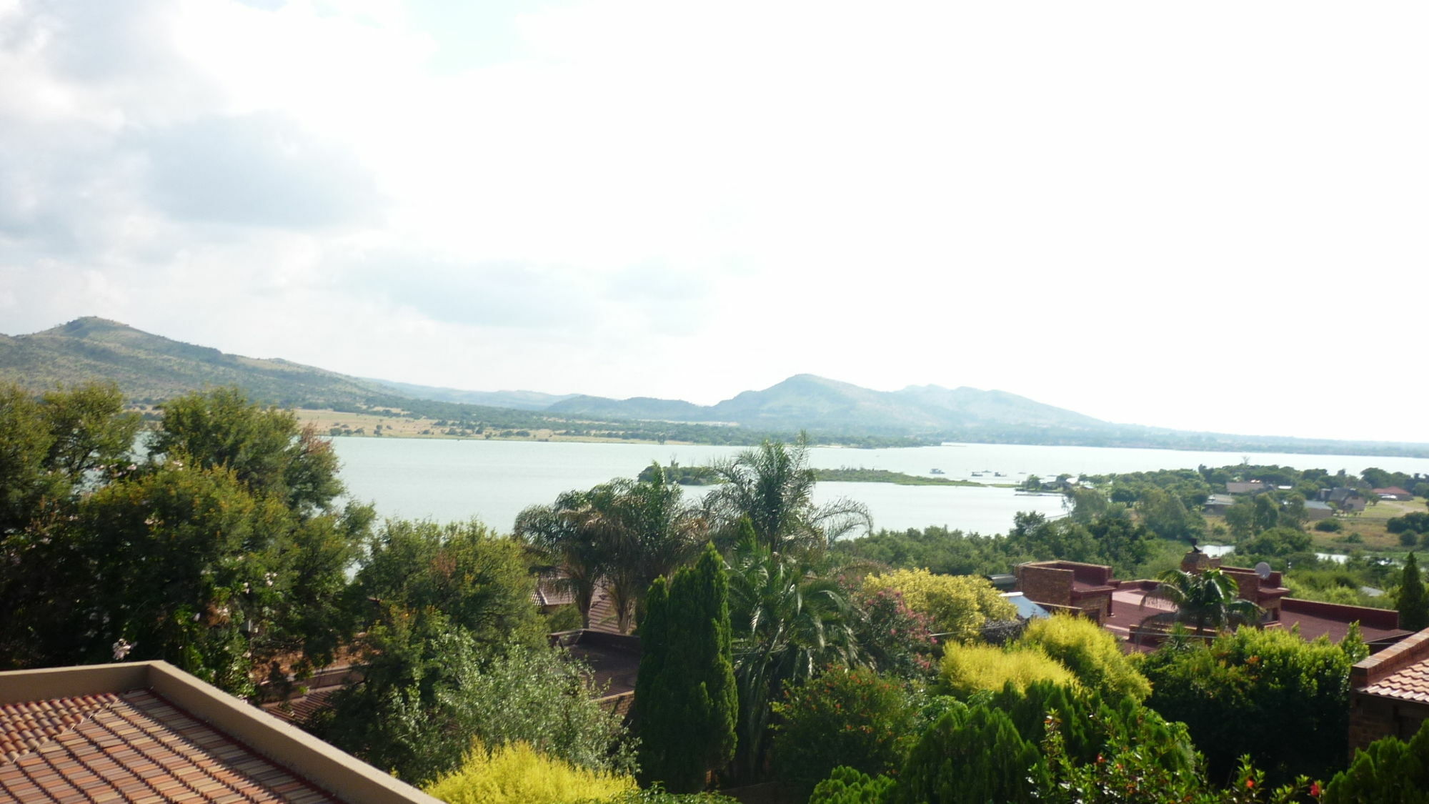 Château La Mer Exclusive Guesthouse Hartbeespoort Extérieur photo