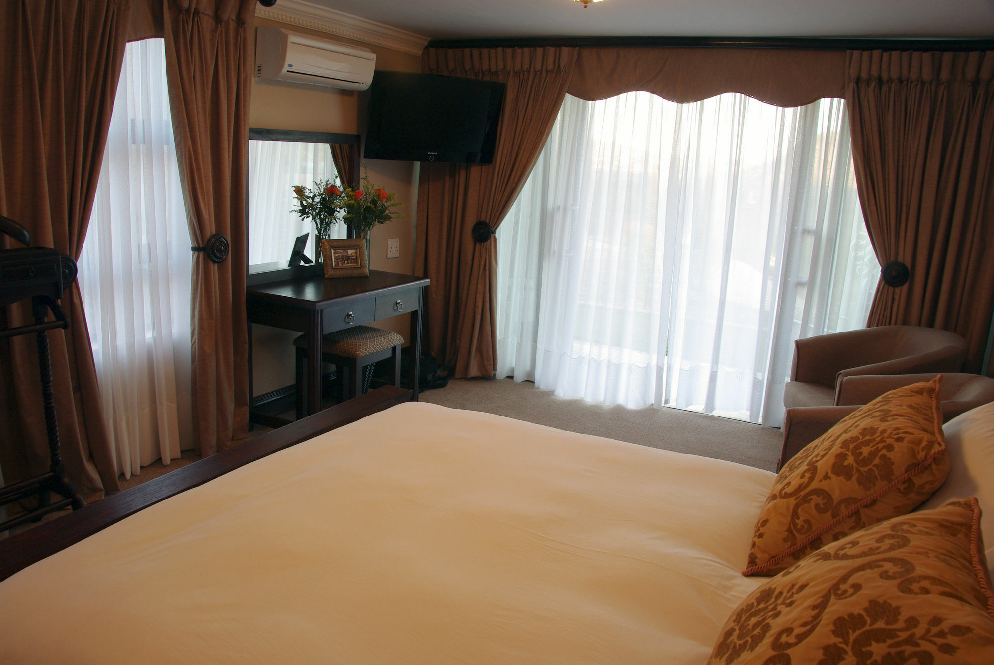 Château La Mer Exclusive Guesthouse Hartbeespoort Extérieur photo